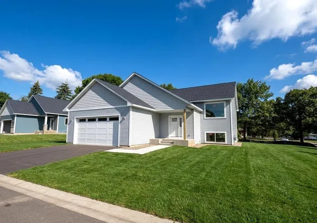 1st image of 1304 Robinwood Ln, Faribault, MN 55021 | MLS# 7099588