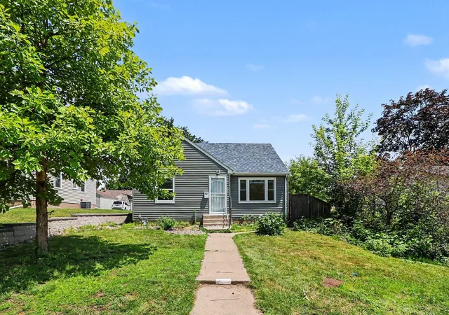 1st image of 145 18th Ave S, South Saint Paul, MN 55075 | MLS# 7099590