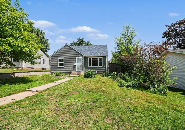 2nd image of 145 18th Ave S, South Saint Paul, MN 55075 | MLS# 7099590