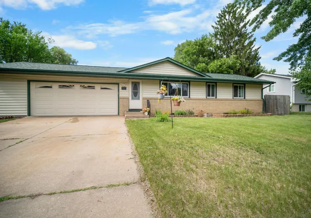 Homes for sale in Spring Lake Park, MN | 701 Ballantyne Ln Ne, Spring Lake Park, MN 55432 | MLS# 7099594