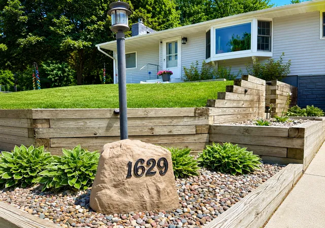 42nd image of 1629 Poplar Dr, Red Wing, MN 55066 | MLS# 7099600
