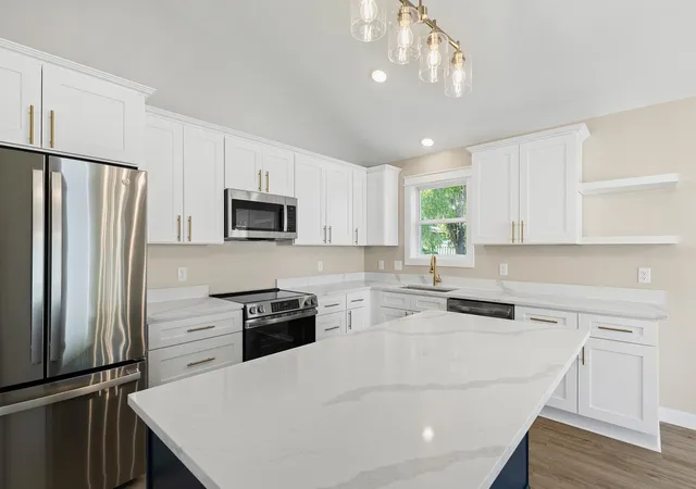 Photo 1 of Single family home for sale at 1312 Robinwood Ln, Faribault, MN 55021 | MLS# 7099614 | Listing updated on 2026-09-06