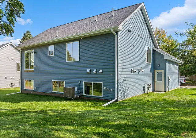 Photo 3 of Single family home for sale at 1312 Robinwood Ln, Faribault, MN 55021 | MLS# 7099614 | Listing updated on 2026-09-06