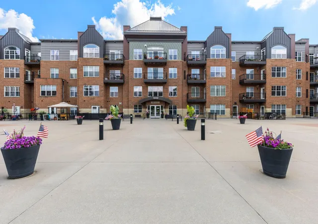1st image of 1800 Graham Ave, St. Paul, MN 55116