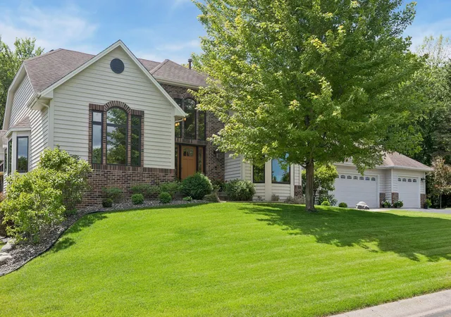 1st image of 16560 Lake Ridge Dr, Maple Grove, MN 55311 | MLS# 7099638