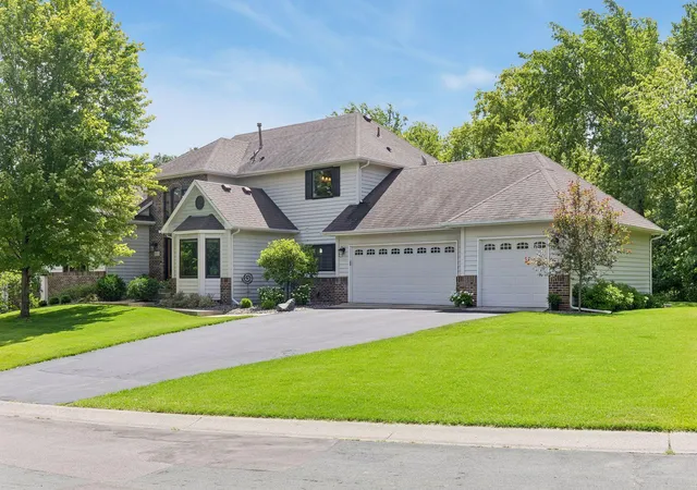 2nd image of 16560 Lake Ridge Dr, Maple Grove, MN 55311 | MLS# 7099638