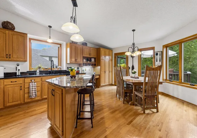 4th image of 16560 Lake Ridge Dr, Maple Grove, MN 55311 | MLS# 7099638