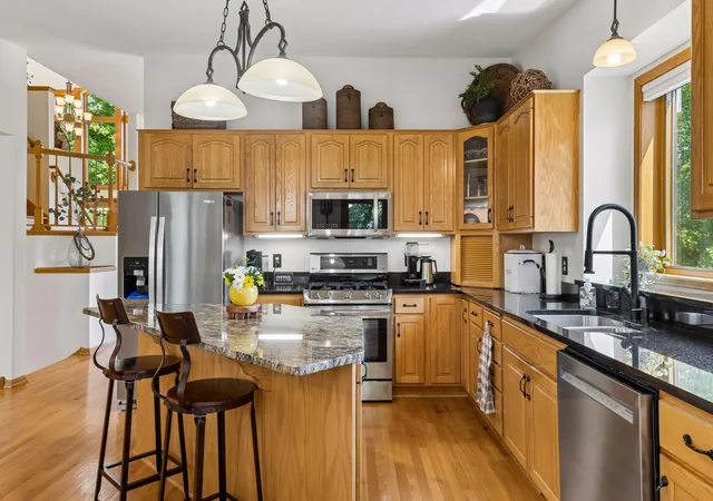 5th image of 16560 Lake Ridge Dr, Maple Grove, MN 55311 | MLS# 7099638