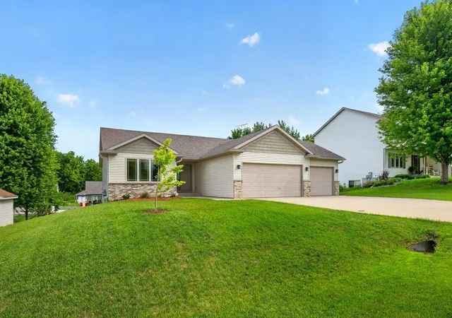 Homes for sale in Pine Island, MN | 634 8th St Sw, Pine Island, MN 55963 | MLS# 7099665