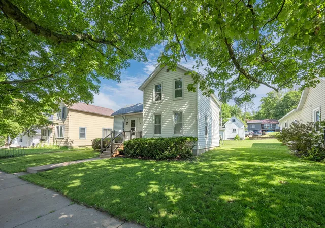 Homes for sale in Glenwood City, WI | 116 E Elm St, Glenwood City, WI 54013 | MLS# 7099721