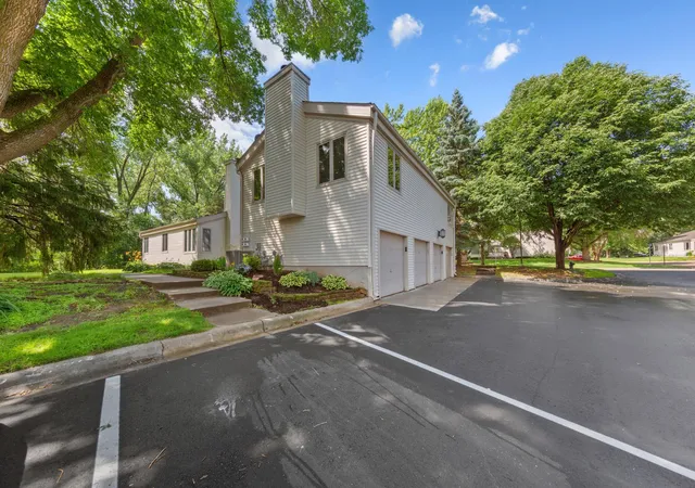 4th image of 435 Fontaine Ct, Saint Paul, MN 55125 | MLS# 7099724