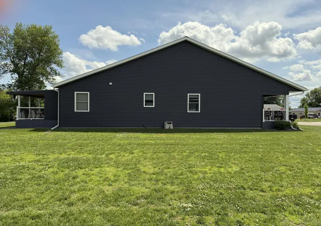 Homes for sale in Windom, MN | 1903 Bud Rd, Windom, MN 56101 | MLS# 7099725