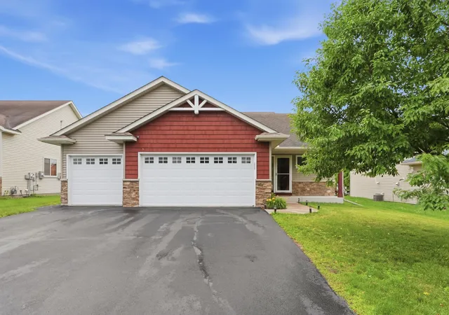 Photo 2 of Single family home for sale at 182 Ardennes Ave Ne, Shakopee, MN 55379 | MLS# 7099731 | Listing updated on 2026-09-19