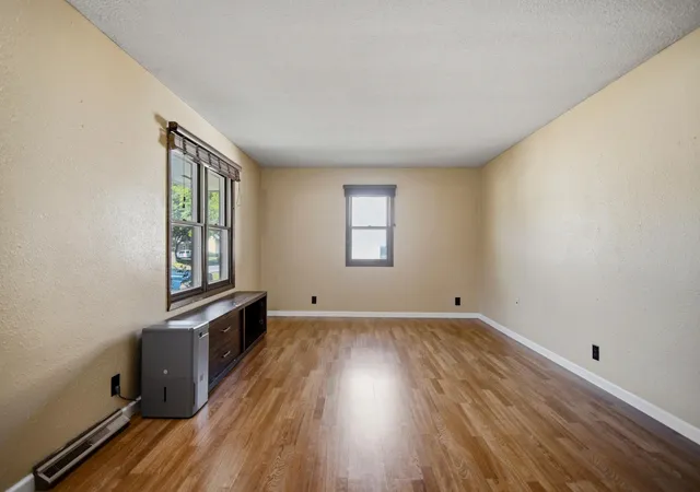 Photo 3 of Single family home for sale at 205 Burr Oak Dr, Albert Lea, MN 56007 | MLS# 7099734 | Listing updated on 2026-06-26
