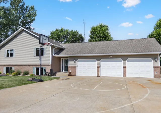 Photo 3 of Single family home for sale at 17834 Hunt Lake Trl, Faribault, MN 55021 | MLS# 7099735 | Listing updated on 2026-09-05