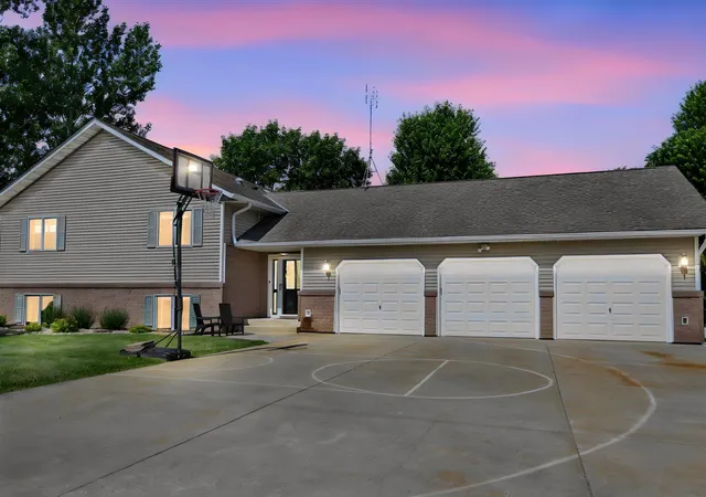 Homes for sale in Faribault, MN | 17834 Hunt Lake Trl, Faribault, MN 55021 | MLS# 7099735