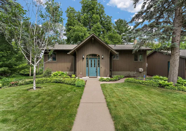 Homes for sale in Stillwater, MN | 1119 3rd St N, Stillwater, MN 55082 | MLS# 7099739