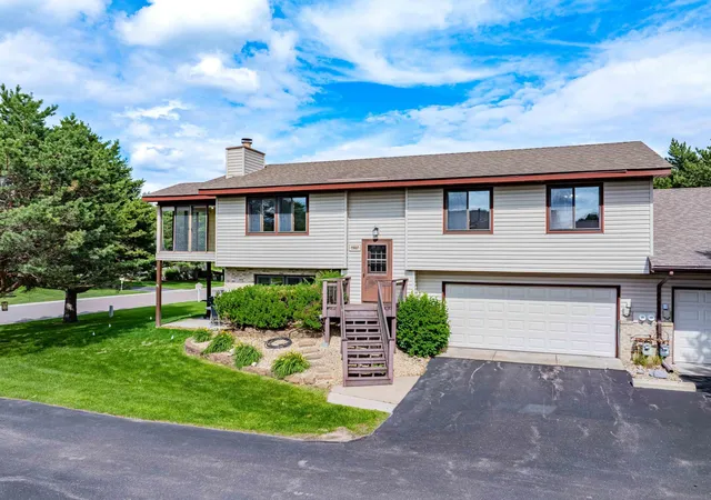 2nd image of 11607 88th Ave N, Maple Grove, MN 55369 | MLS# 7099761