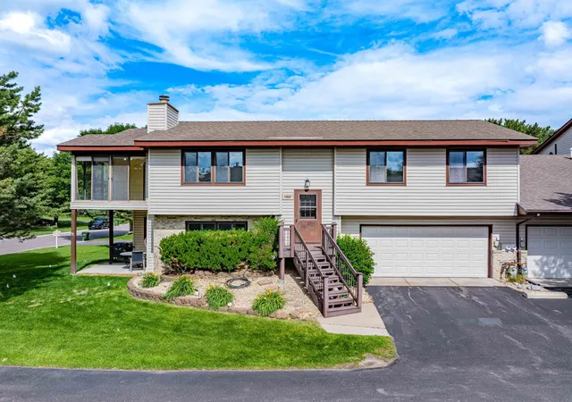 3rd image of 11607 88Th Ave N, Maple Grove, MN 55369 | MLS# 7099761