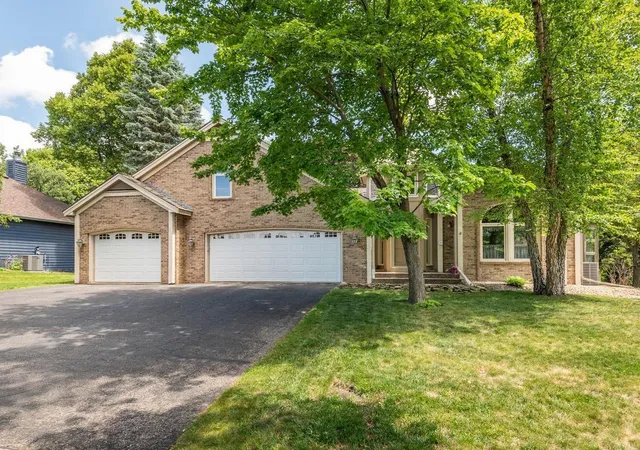 Homes for sale in Apple Valley, MN | 13420 Pennock Ave, Apple Valley, MN 55124 | MLS# 7099784