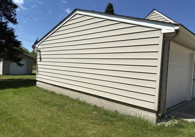 Homes for sale in Albert Lea, MN | 702 Glenview Dr, Albert Lea, MN 56007 | MLS# 7099813