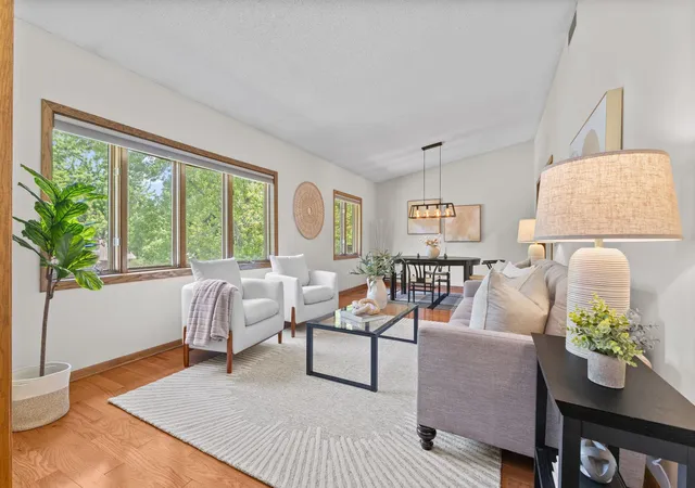 Photo 4 of Single family home for sale at 1306 Berry Ridge Rd, Saint Paul, MN 55123 | MLS# 7099873 | Listing updated on 2026-08-30