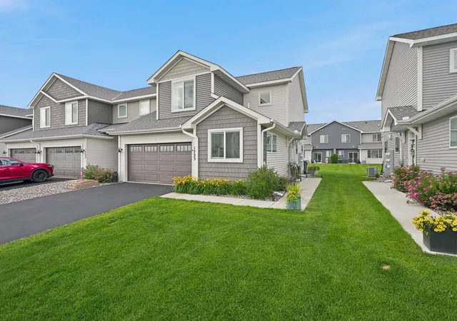 Photo 3 of Sale Pending at 1723 Southpoint Ln, Hudson, WI 54016 | MLS# 7099876 | Listing updated on 2026-09-03