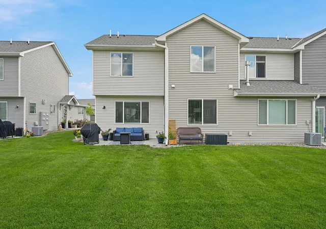 5th image of 1723 Southpoint Ln, Hudson, WI 54016 | MLS# 7099876