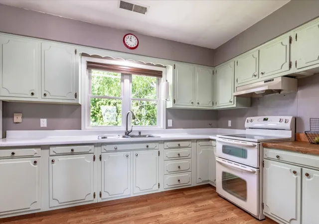 Homes for sale in Fergus Falls, MN | 1125 N Burlington Ave, Fergus Falls, MN 56537 | MLS# 7099937