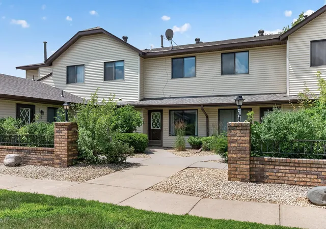 Homes for sale in Oakdale, MN | 1554 Helmo Ave N, Oakdale, MN 55128 | MLS# 7099950