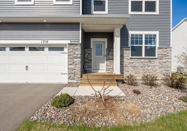 3rd image of 1716 Rainier Dr, Shakopee, MN 55379 | MLS# 7099973