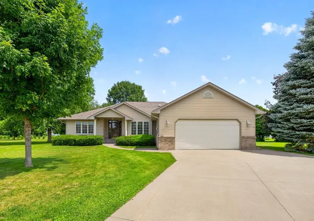 1st image of 26 Garden Ct, Lake City, MN 55041 | MLS# 7100006