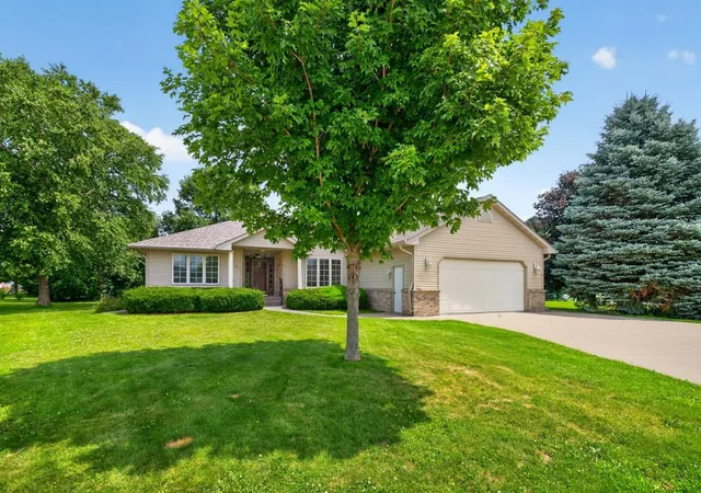 2nd image of 26 Garden Ct, Lake City, MN 55041 | MLS# 7100006