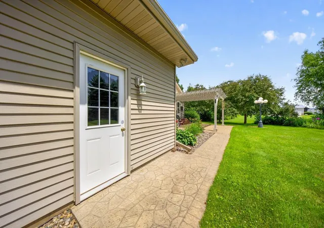 image of 26 Garden Ct, Lake City, MN 55041 | MLS# 7100006