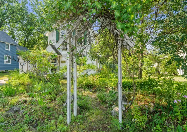 Photo 2 of Single family home for sale at 6349 Oak St, North Branch, MN 55056 | MLS# 7100010 | Listing updated on 2026-10-08