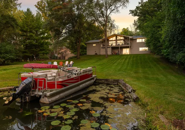 Photo 4 of Single family home for sale at 230 Maple Is Rd, Burnsville, MN 55306 | MLS# 7100033 | Listing updated on 2026-08-27