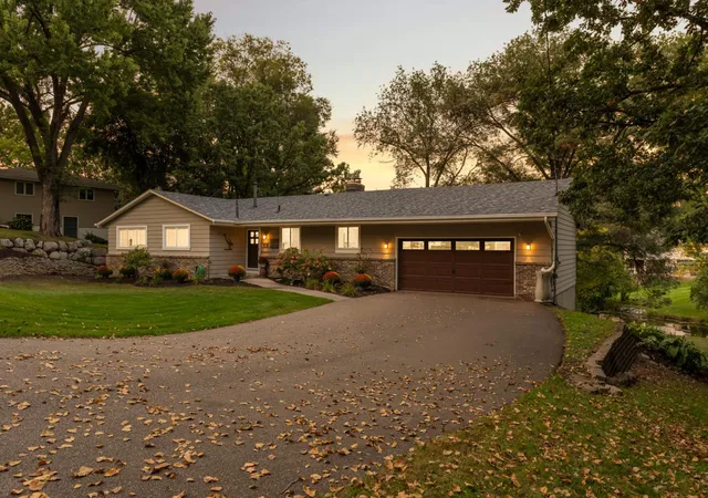 Photo 5 of Single family home for sale at 230 Maple Is Rd, Burnsville, MN 55306 | MLS# 7100033 | Listing updated on 2026-08-27