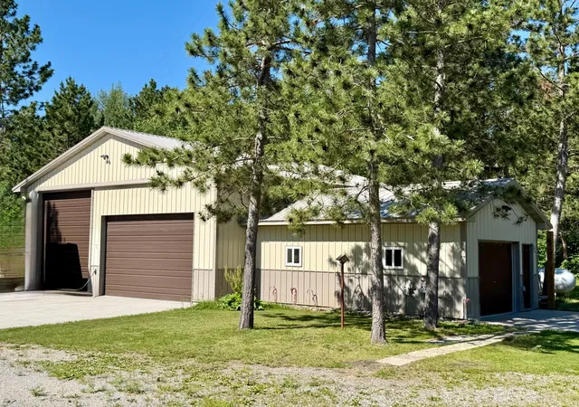 Homes for sale in Warroad, MN | 35103 570Th Ave, Warroad, MN 56763 | MLS# 7100045