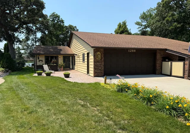 Homes for sale in Hutchinson, MN | 1288 Rolling Oaks Ln Nw, Hutchinson, MN 55350 | MLS# 7100058