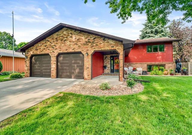 Homes for sale in Moorhead, MN | 3907 3rd St S, Moorhead, MN 56560 | MLS# 7100068