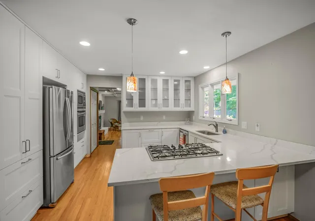 3rd image of 17515 Bay Ln, Wayzata, MN 55391 | MLS# 7100069