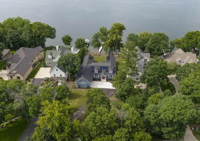 2nd image of 732 Old Beach Ln, Waconia, MN 55387 | MLS# 7100084