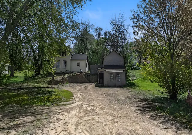 2nd image of 320 N 3rd St, Le Sueur, MN 56058 | MLS# 7100085