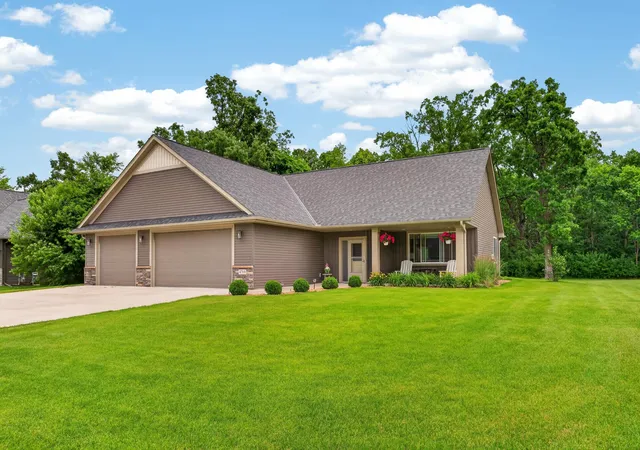 Photo 2 of Single family home for sale at 4769 381st Trail, North Branch, MN 55056 | MLS# 7100094 | Listing updated on 2026-08-26