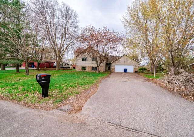 Photo 23 of Sale Pending at 6413 Laurel Rd, Saint Cloud, MN 56303 | MLS# 7100099 | Listing updated on 2026-09-15