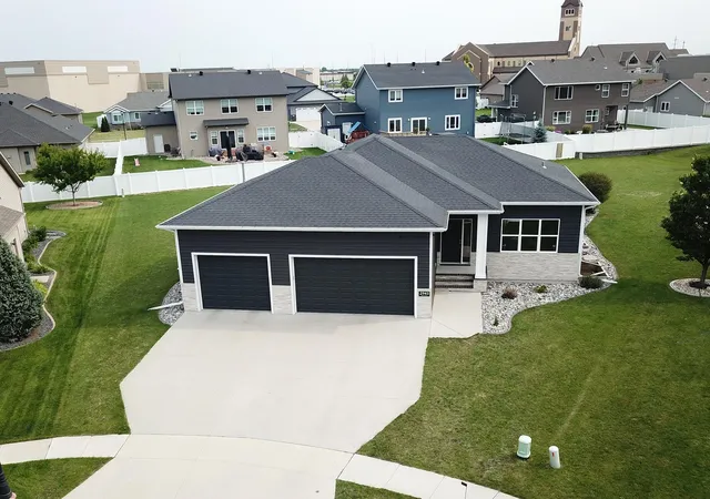 Homes for sale in West Fargo, ND | 2943 6th St E, West Fargo, ND 58078 | MLS# 7100102