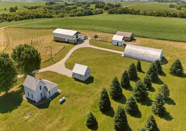 34th image of 56663 260th Ave, Mantorville, MN 55955 | MLS# 7100120