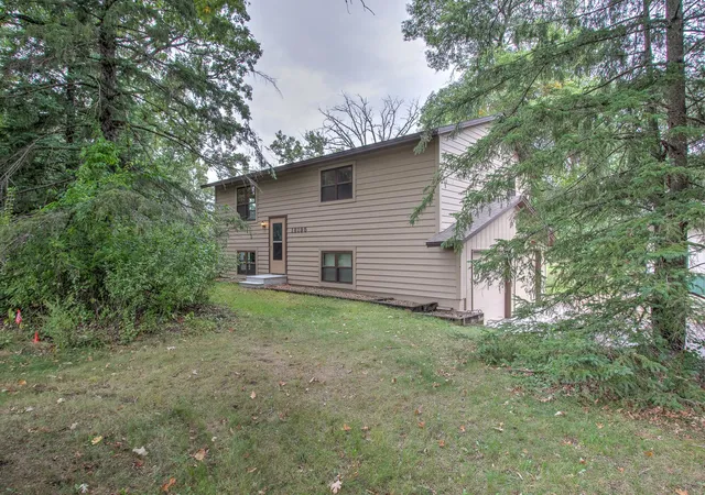 Photo 1 of Single family home for sale at 18195 152nd Street Nw, Elk River, MN 55330 | MLS# 7100140 | Listing updated on 2026-10-02