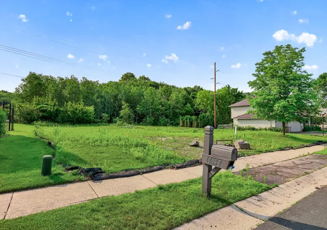 1st image of 6697 Harlan Dr, Eden Prairie, MN 55346 | MLS# 7100142