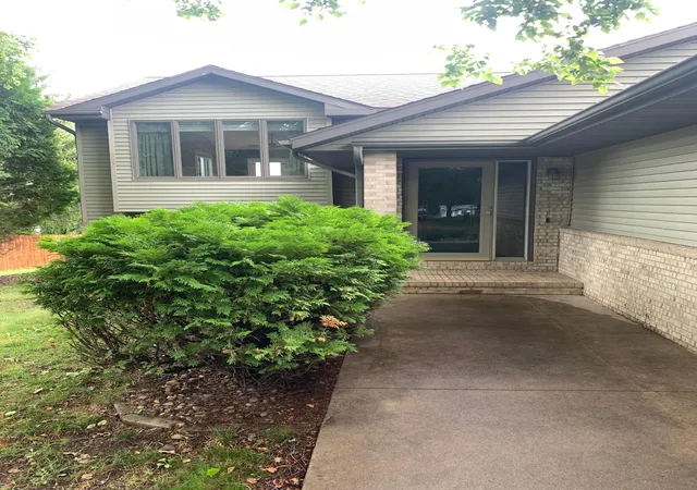 3rd image of 4500 Stratford Ln Nw, Rochester, MN 55901 | MLS# 7100152